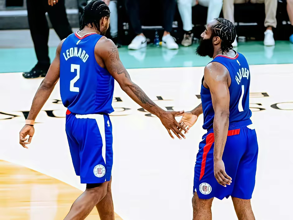 唐八疯狂秀外线,帮助球队领先对手半场的简单介绍 唐八疯狂秀外线,帮助球队领先对手半场的简单介绍