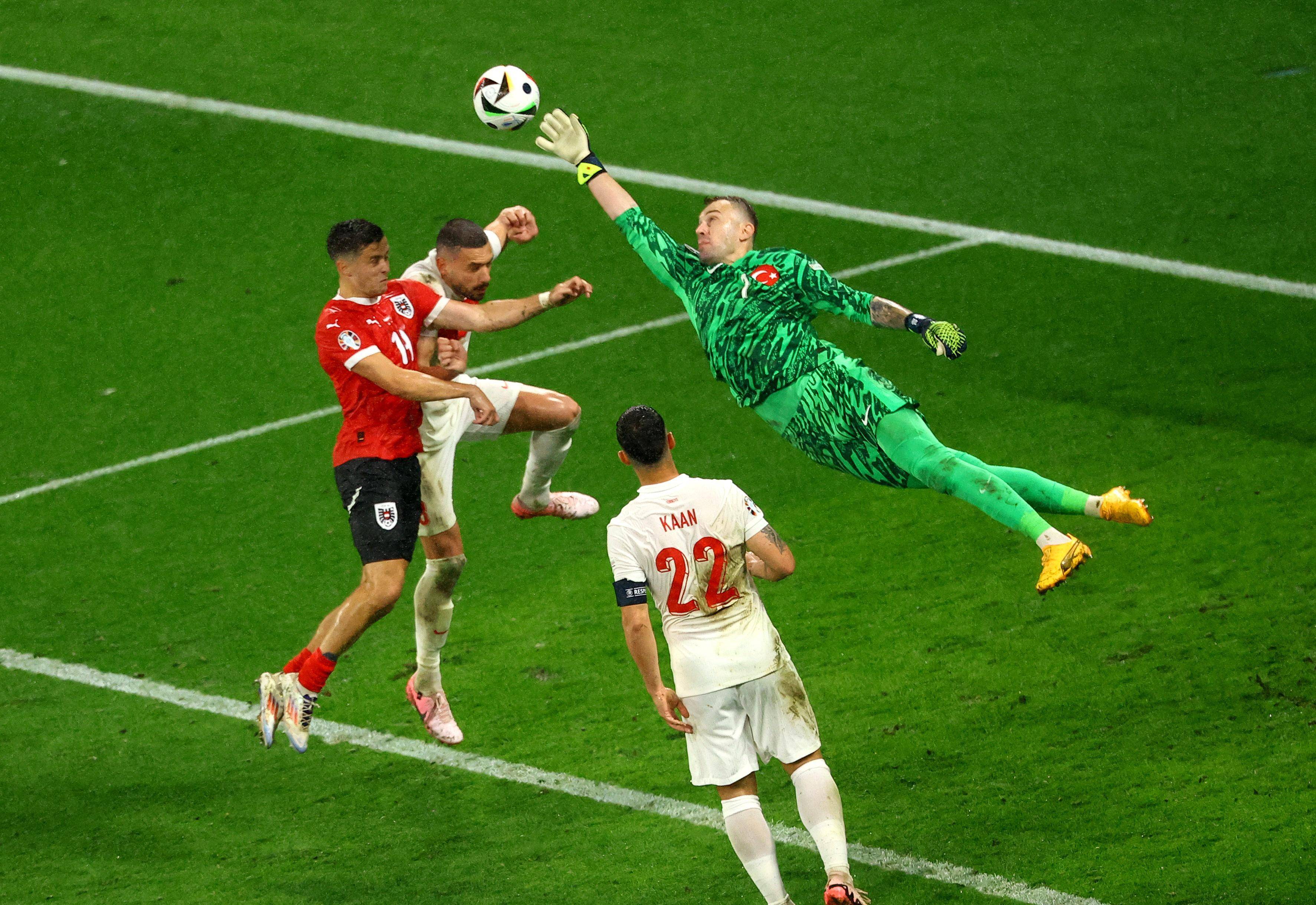 史诗对决!欧洲杯上演极限翻盘的简单介绍 史诗对决!欧洲杯上演极限翻盘的简单介绍